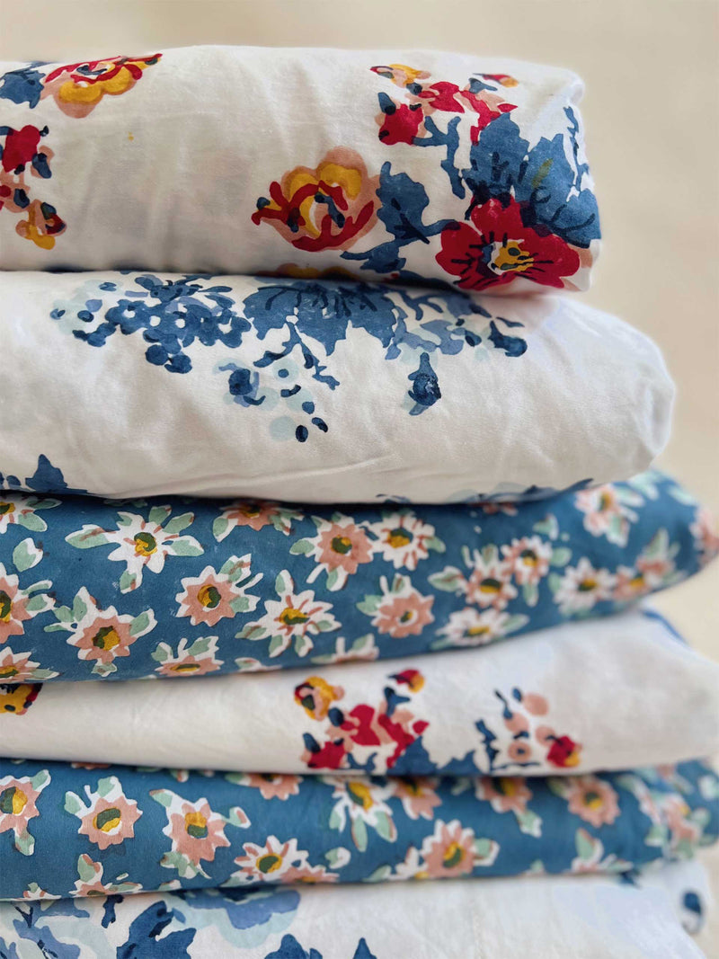 Fitted Sheet in Daisy Riviera