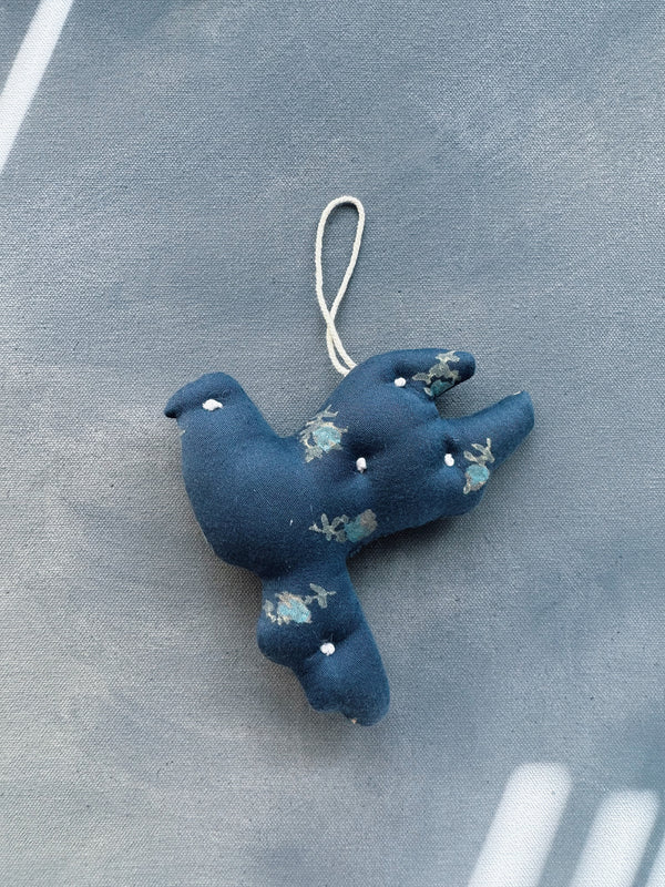 Peace Dove Ornament, Ditsy Rose Lake