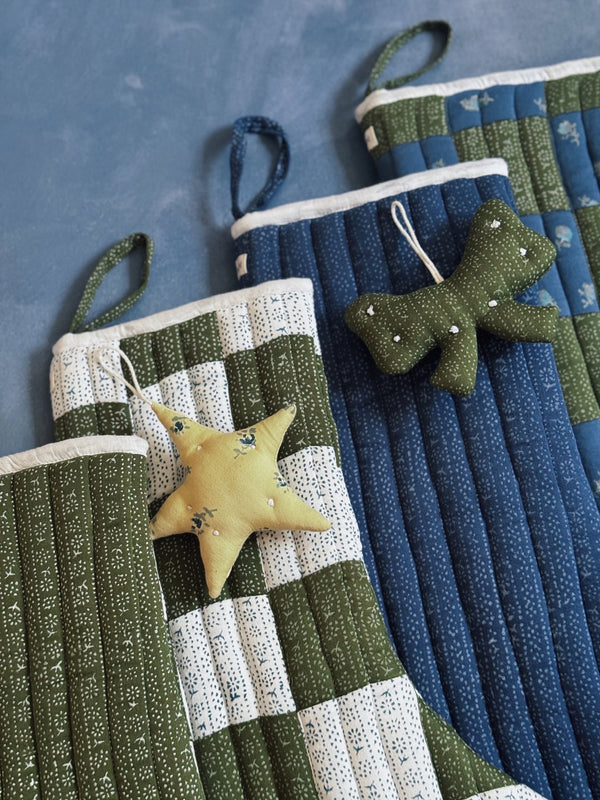 Bow Ornament, Calico Stripe Moss