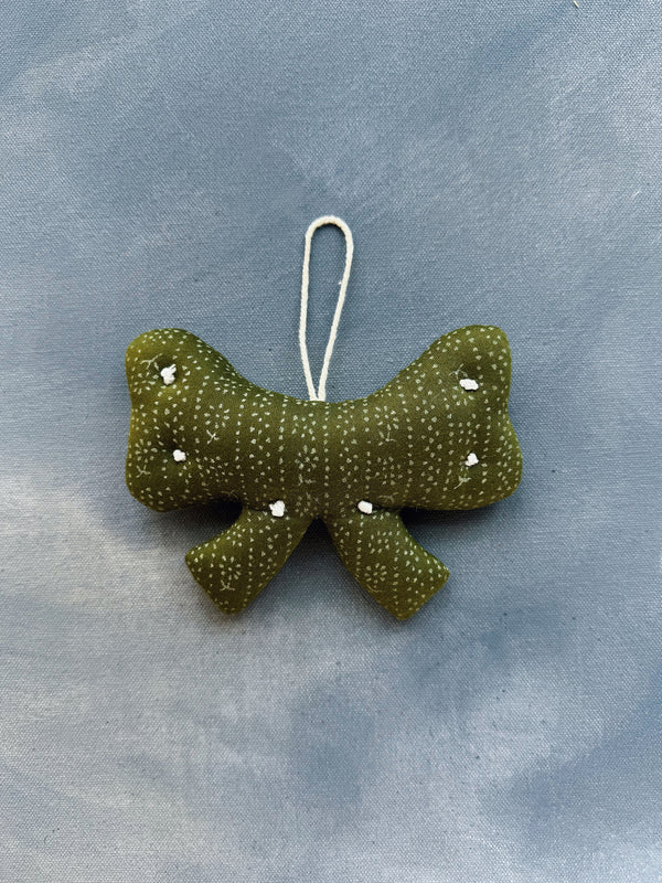 Bow Ornament, Calico Stripe Moss