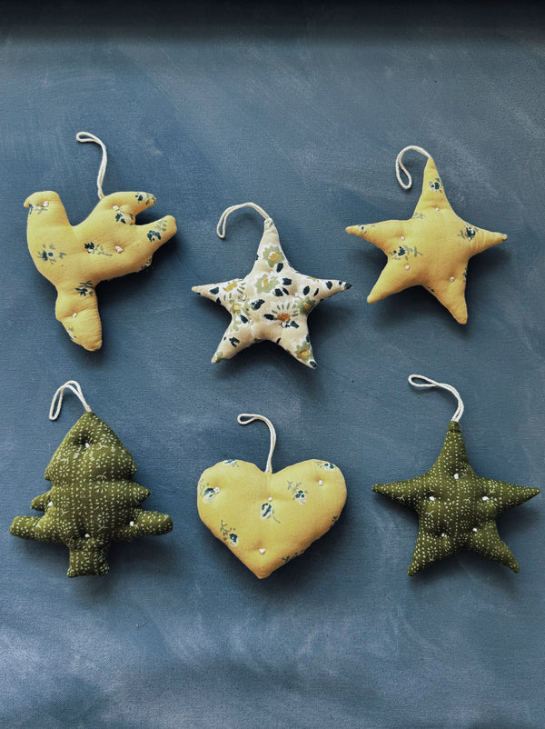 Star Ornament, Small Daisy Hillside