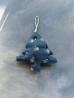 Tree Ornament, Ditsy Rose Lake