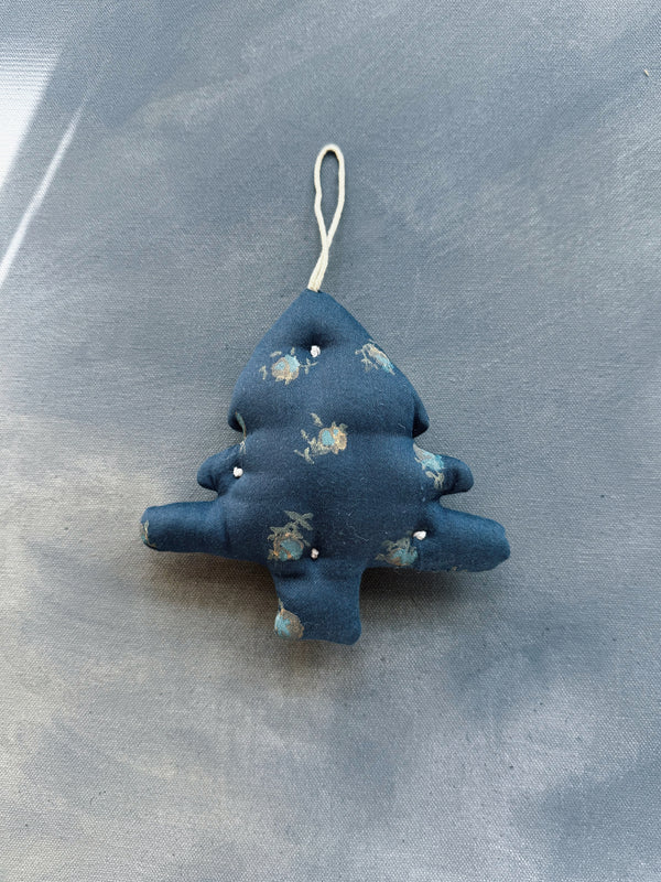Tree Ornament, Ditsy Rose Lake
