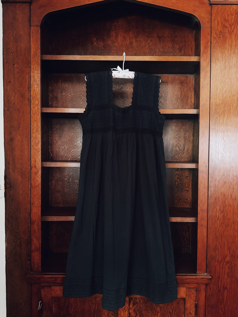 Pearl Nightgown in Black
