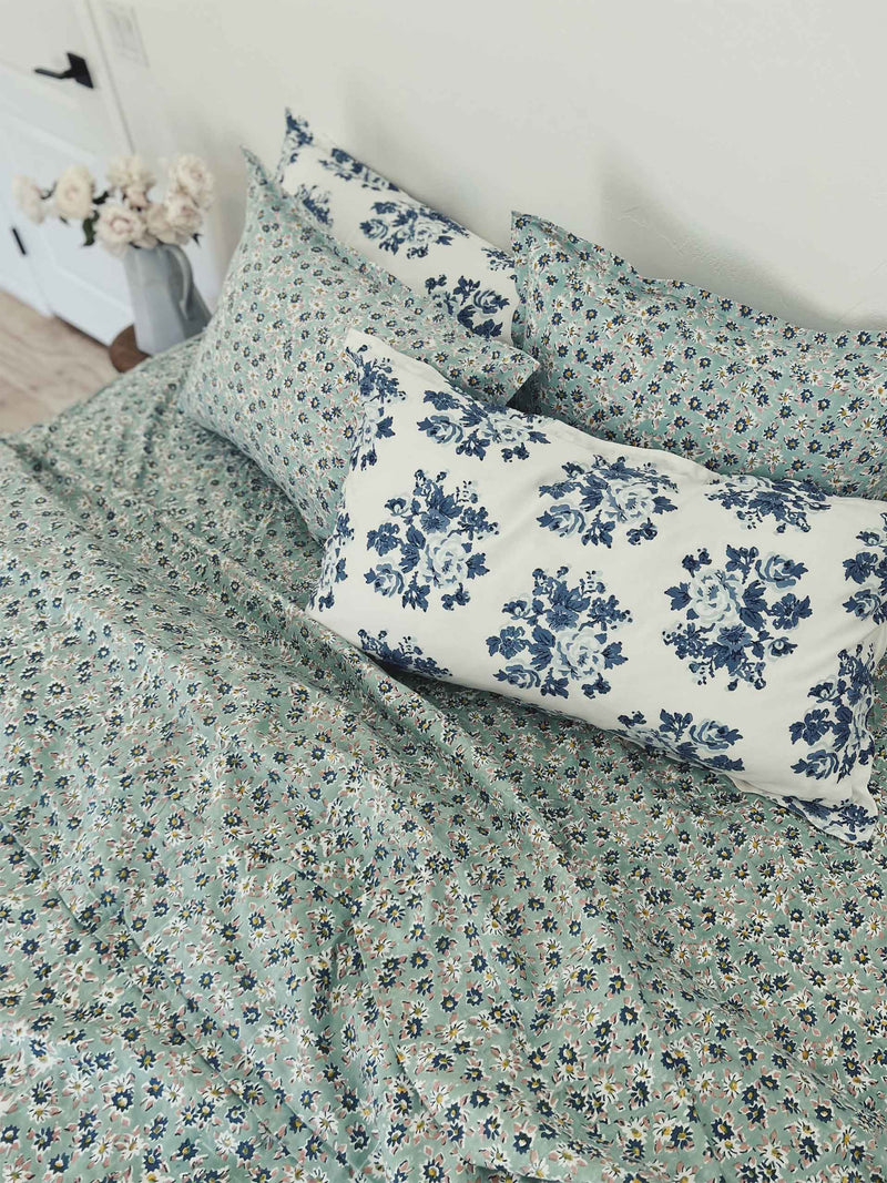 Duvet Cover in Daisy Ether